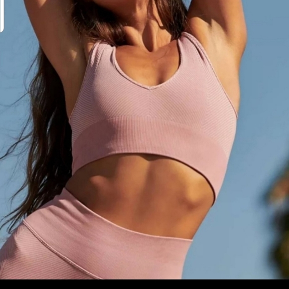 HP🥳 NWOT X FP Movement Rewind Chevron Set - Picture 2 of 10